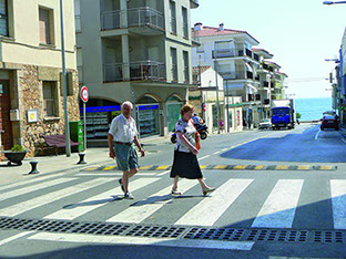 Reductor de velocidad SLOW de BENITOfabricado en material 100% reciclable y ecológico.